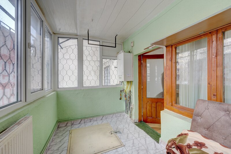 Decebal / Mesterul Manole, 4 camere  Parter, 95 mp, 1990- comision 0%