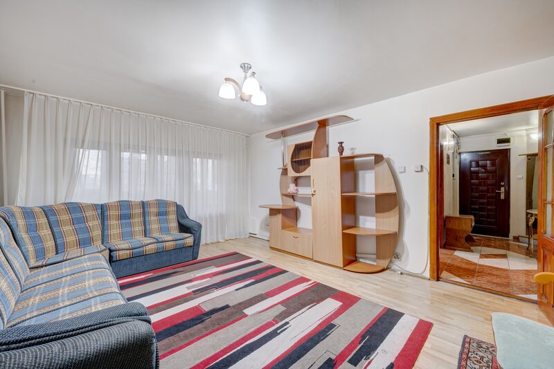 Decebal / Mesterul Manole, 4 camere  Parter, 95 mp, 1990- comision 0%