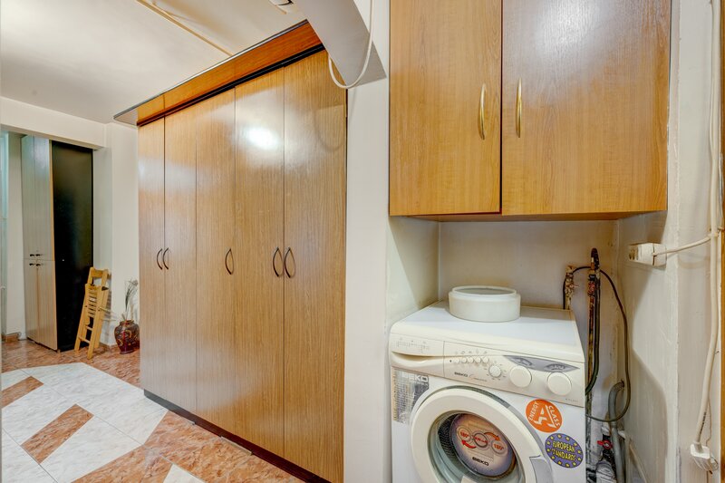 Decebal / Mesterul Manole, 4 camere  Parter, 95 mp, 1990- comision 0%